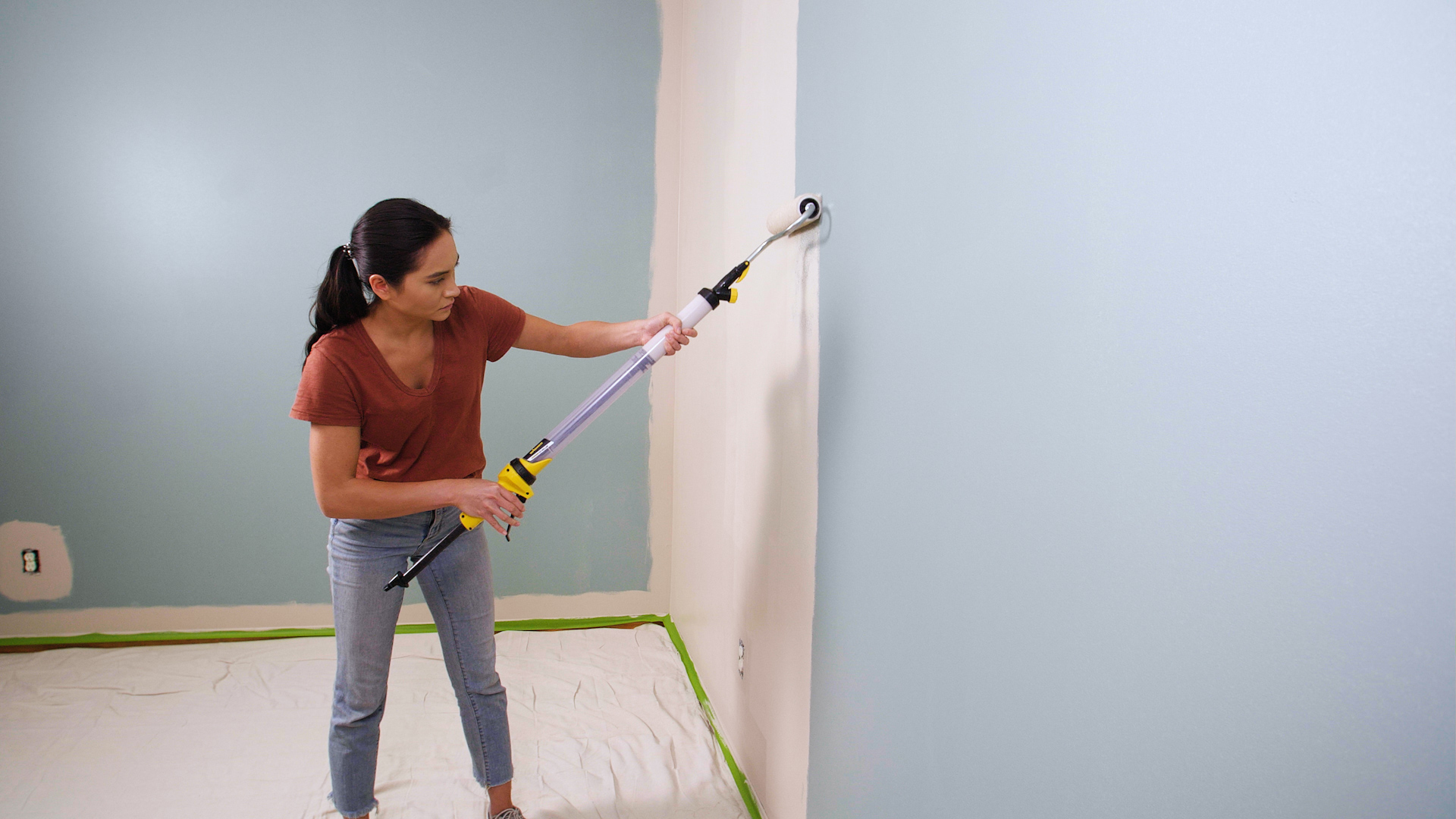 How to paint a room with a roller