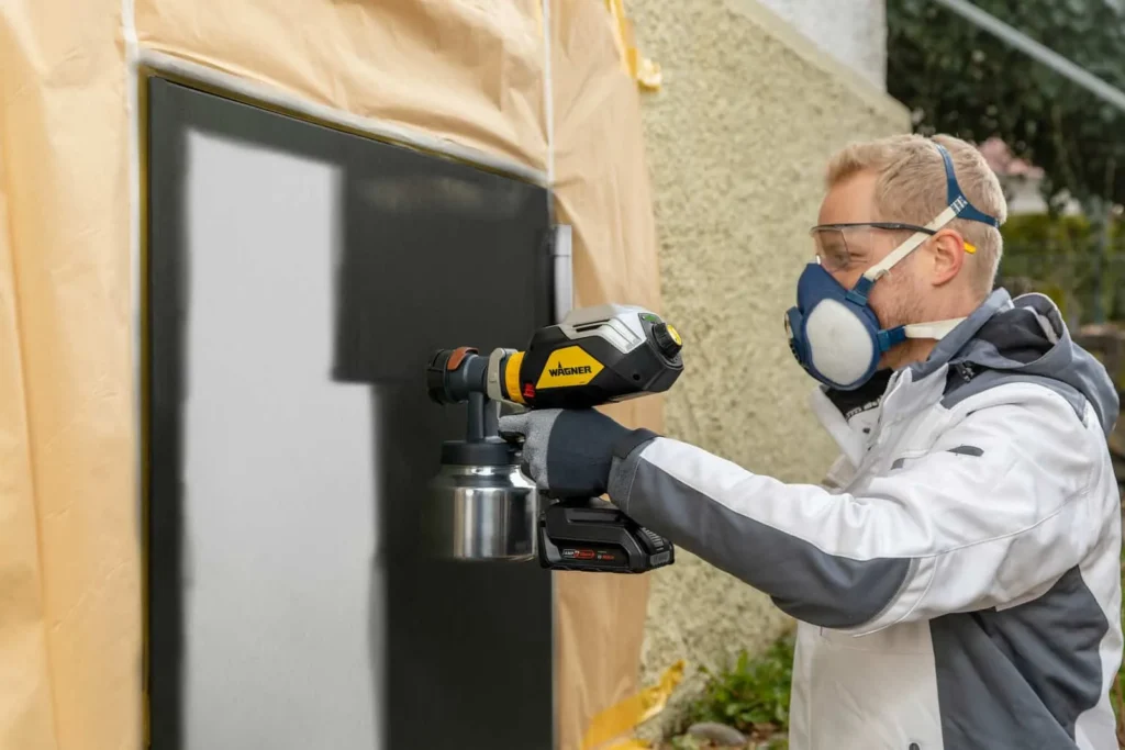 2437240 FC4000 18V action shot lacquer door 01